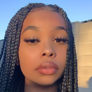 Meet your Posher, Dakota